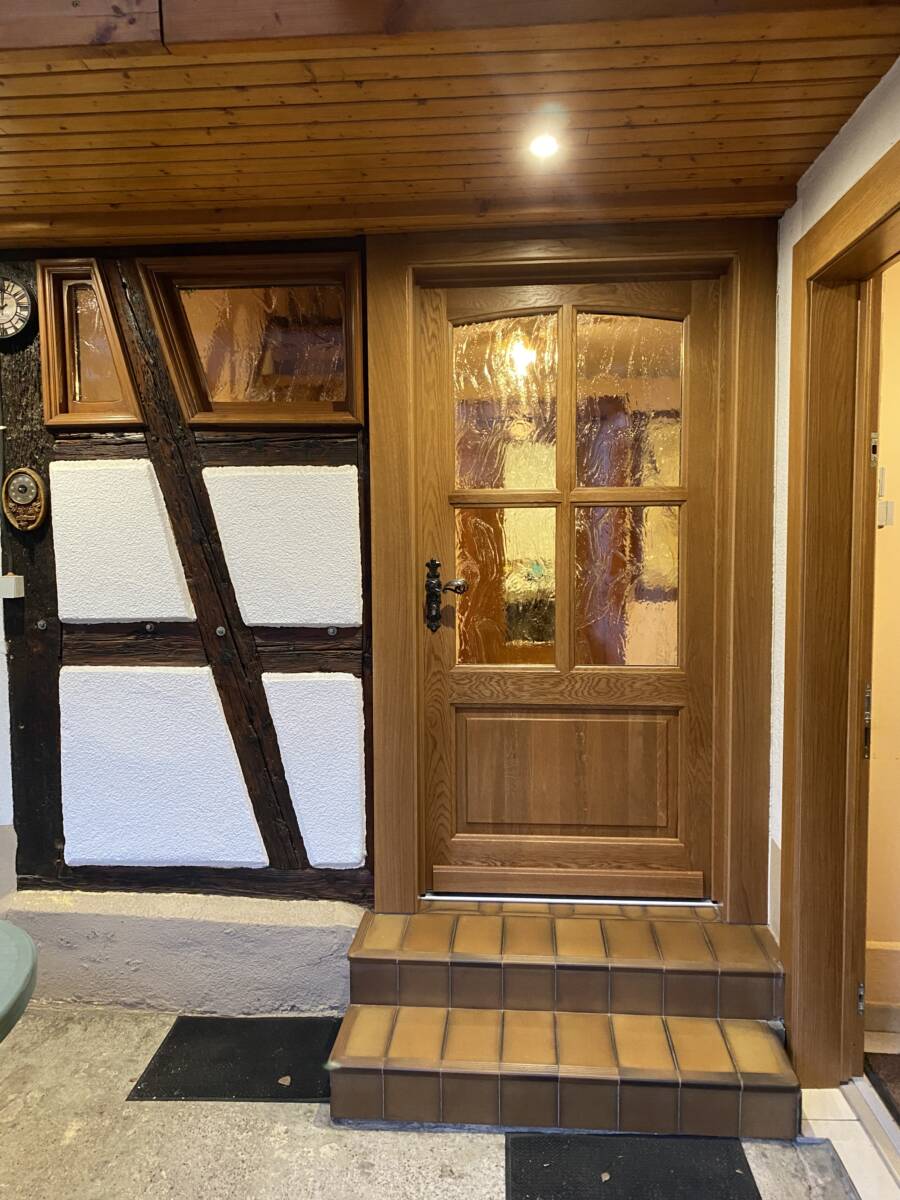 Fabrication dans notre atelier et pose de 2 portes en bois de ch&ecirc;ne massif, pour une maison alsacienne &agrave; Wolfisheim Bischheim